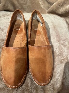 Frye millie Women’s Tan Suede Slip-On Loafers